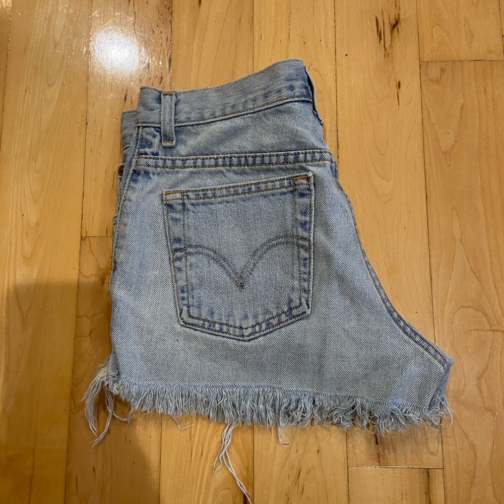 Vintage Levi 550 Cut off jean shorts sz 6